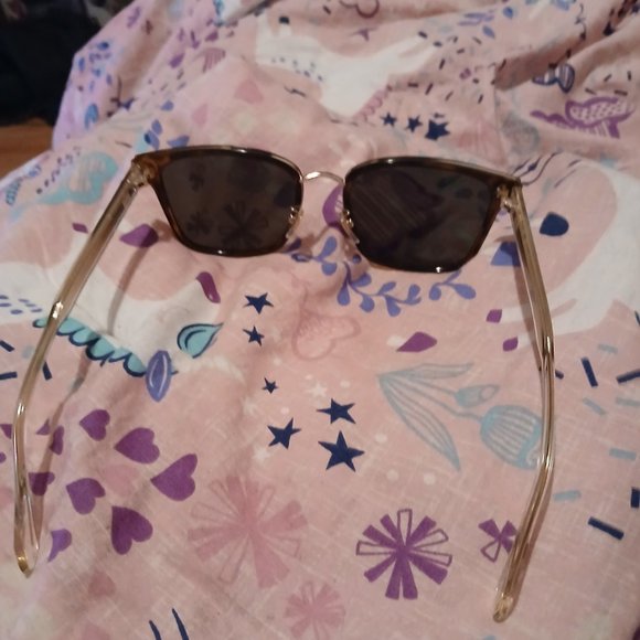 Men's Gucci Sunglasses - Picture 4 of 9